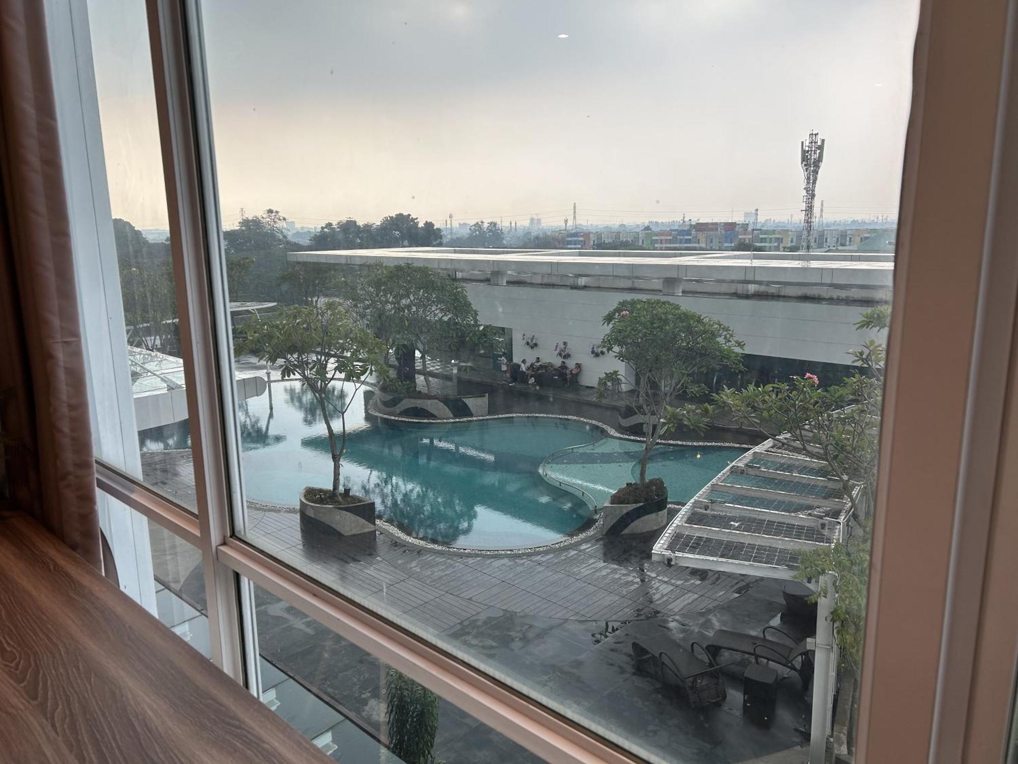 U Residence 2 Studio Apartment Pool View Tangerang Dış mekan fotoğraf
